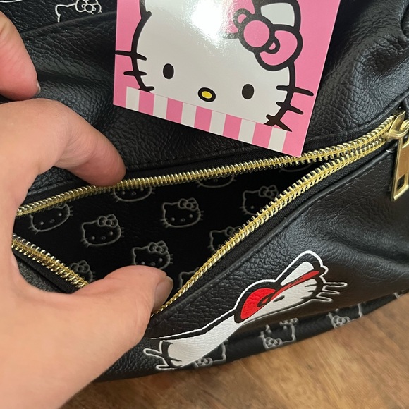 Hello Kitty Mini Backpack - Picture 8 of 12